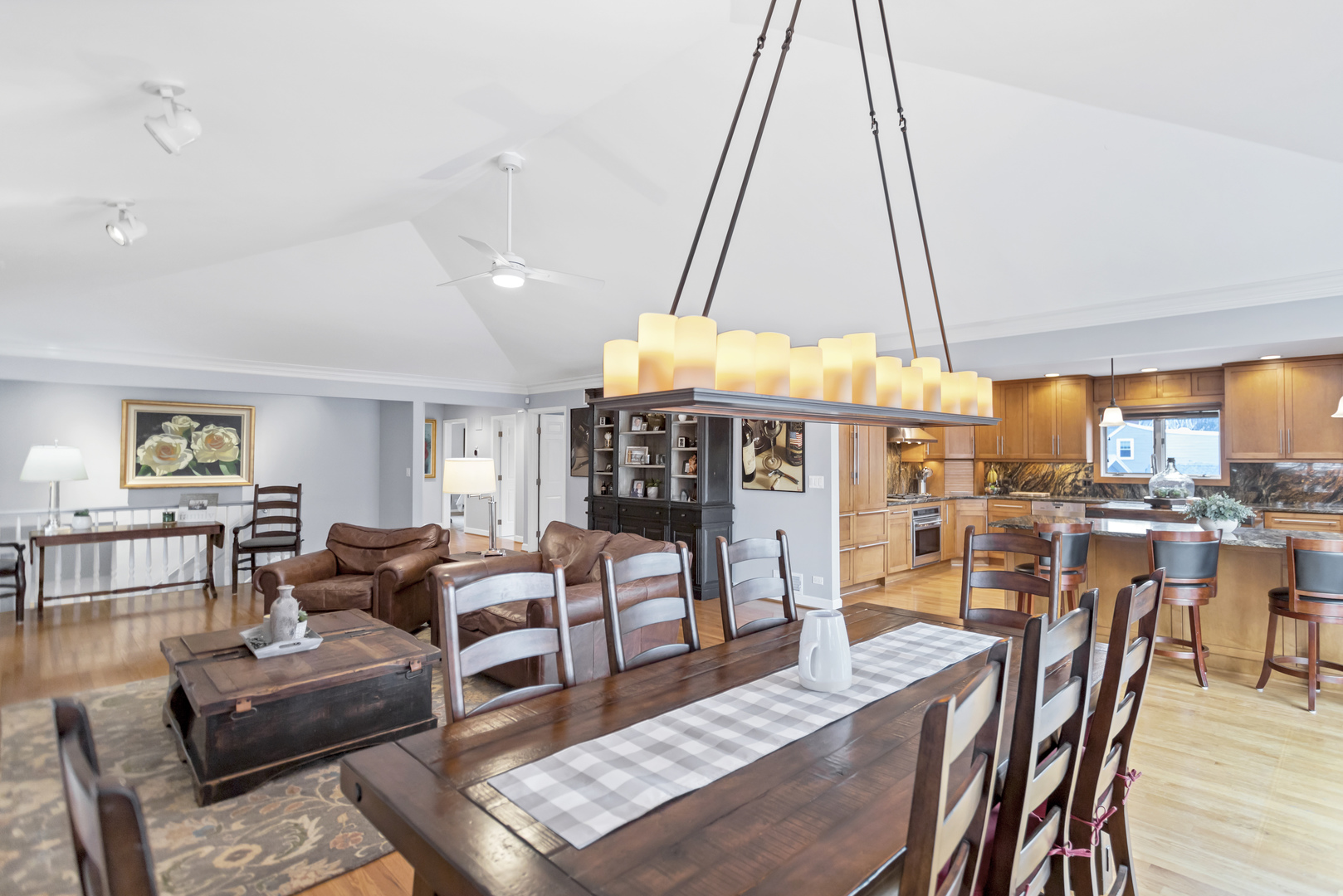 1415 W Hawthorne Street, Arlington Heights, IL 60005