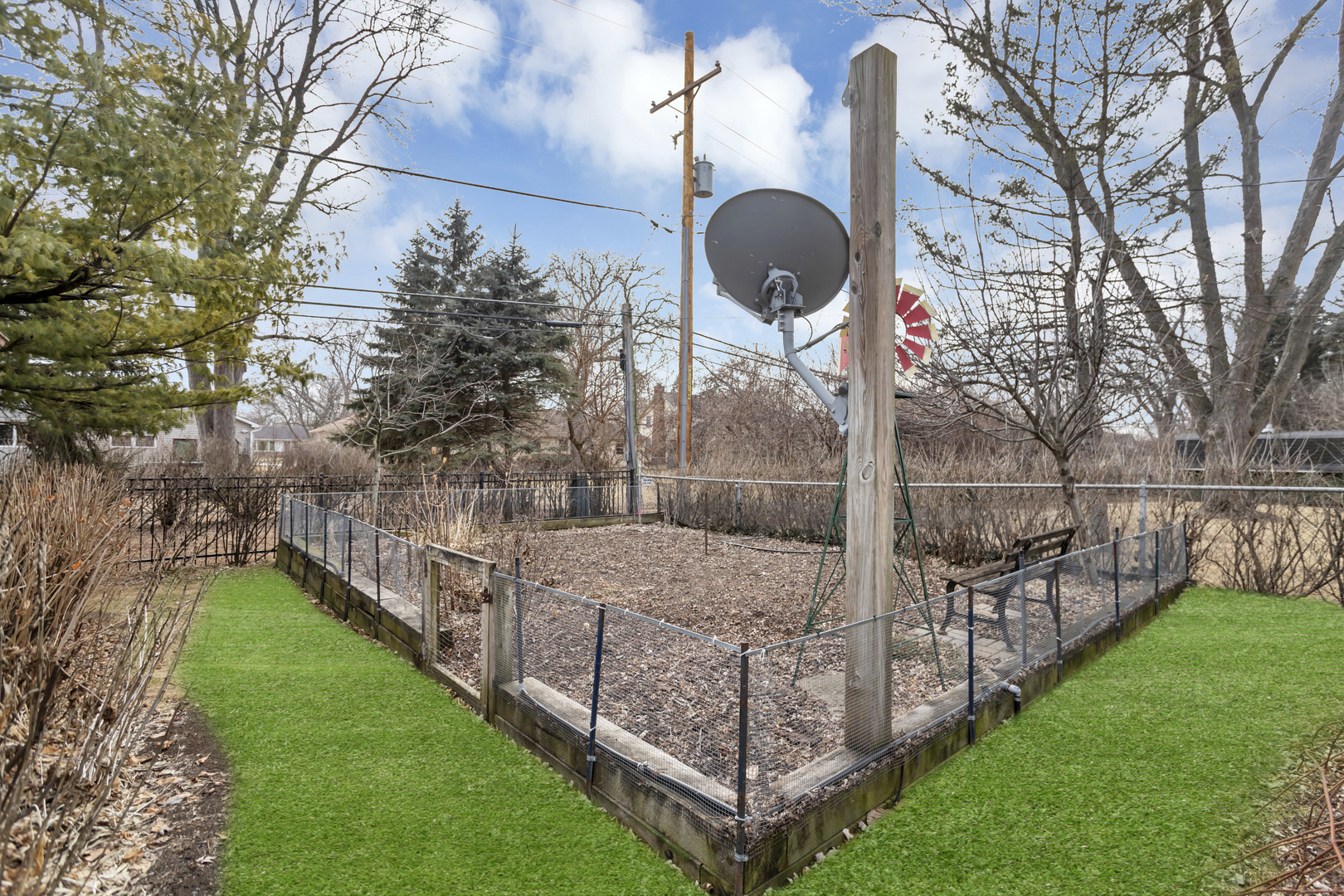1415 W Hawthorne Street, Arlington Heights, IL 60005