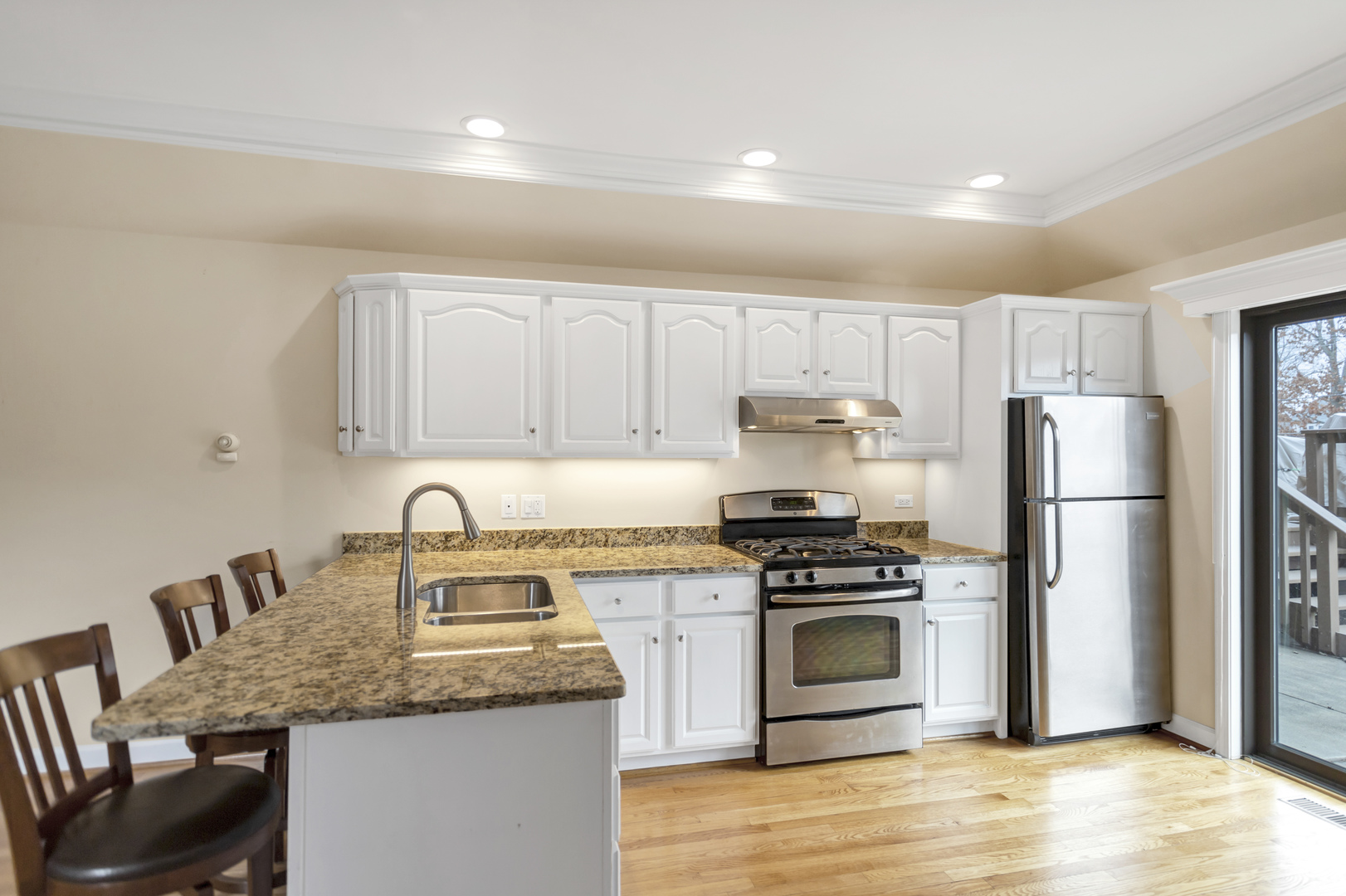 1415 W Hawthorne Street, Arlington Heights, IL 60005
