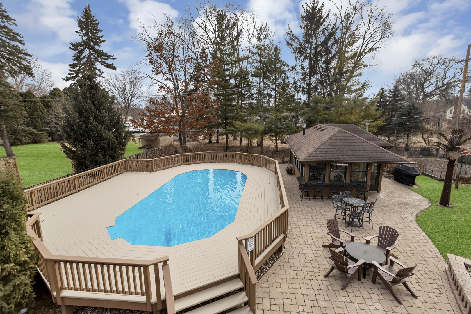 1415 W Hawthorne Street, Arlington Heights, IL 60005