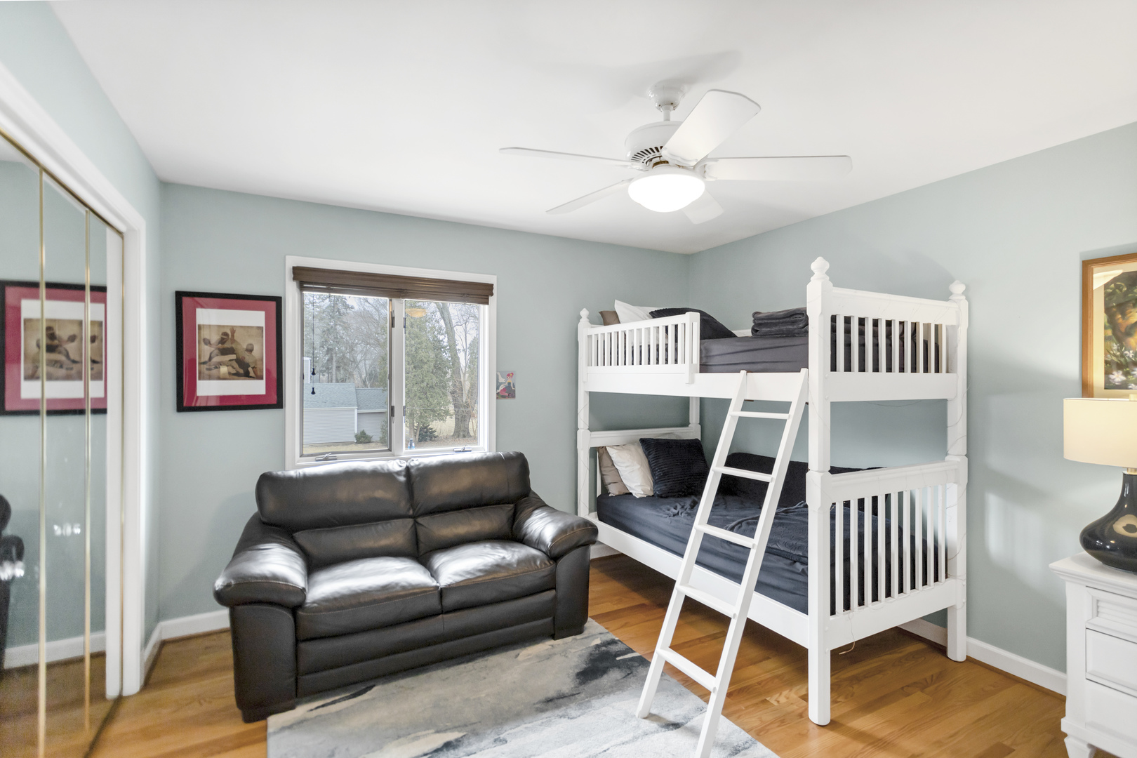 1415 W Hawthorne Street, Arlington Heights, IL 60005