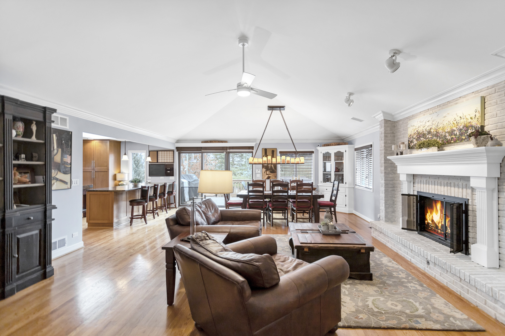 1415 W Hawthorne Street, Arlington Heights, IL 60005