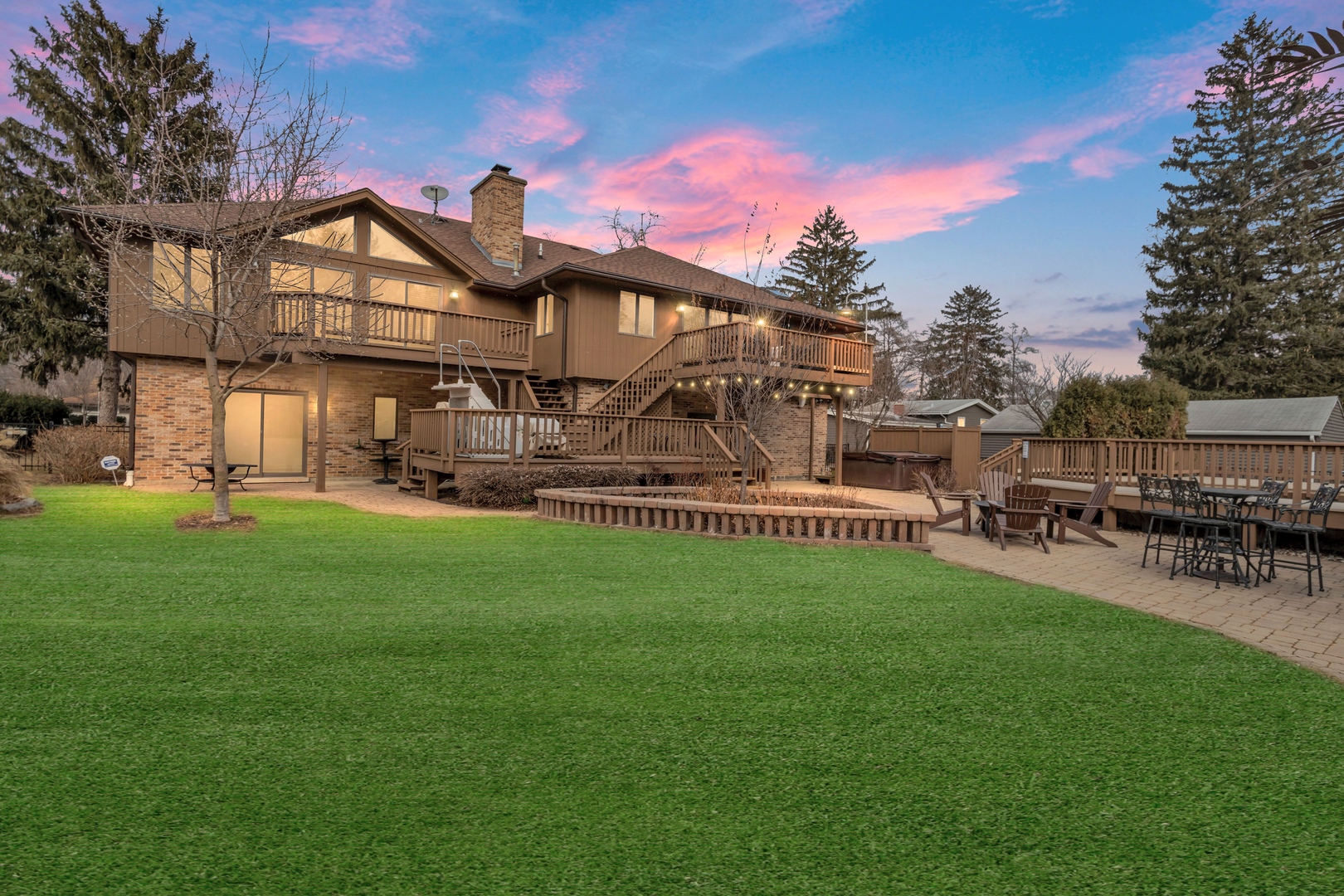 1415 W Hawthorne Street, Arlington Heights, IL 60005