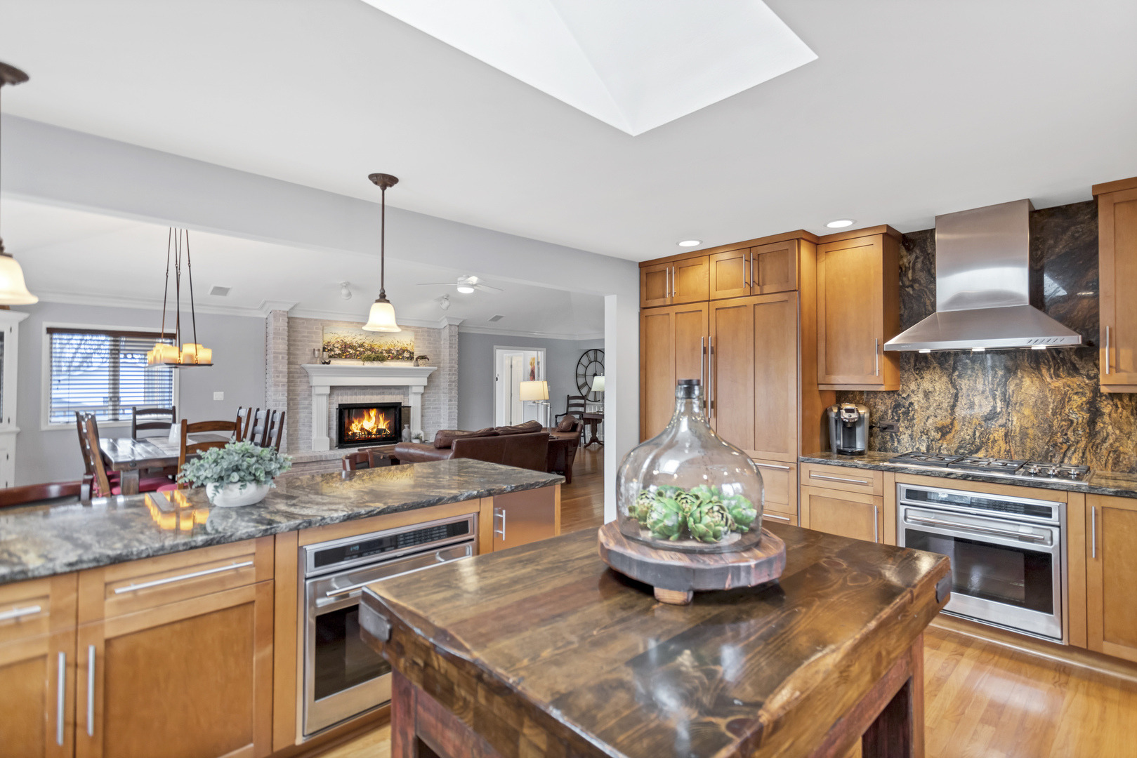 1415 W Hawthorne Street, Arlington Heights, IL 60005