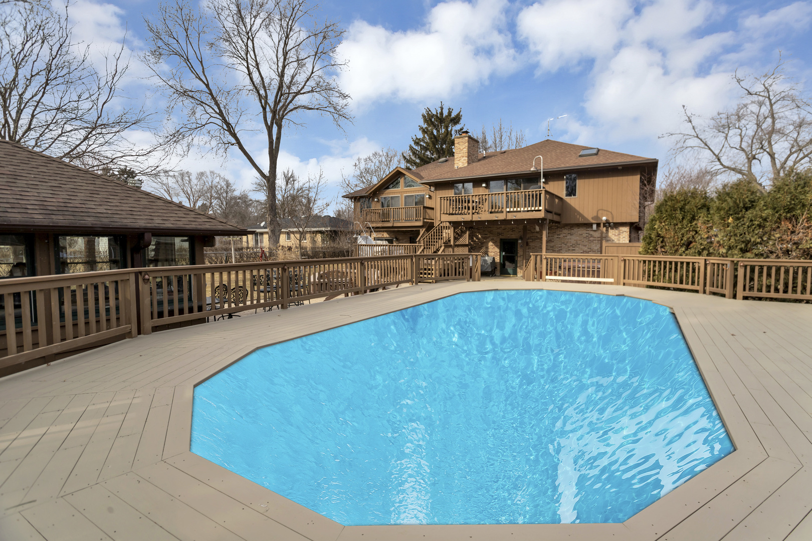 1415 W Hawthorne Street, Arlington Heights, IL 60005