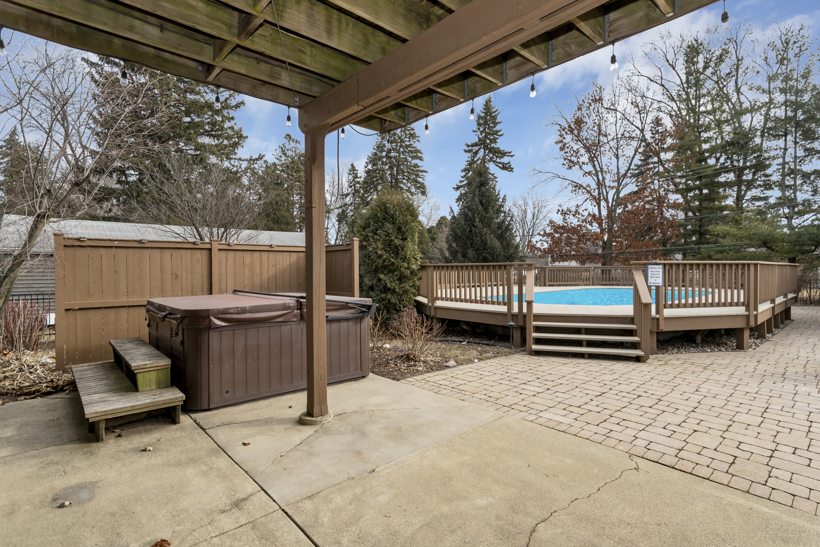1415 W Hawthorne Street, Arlington Heights, IL 60005