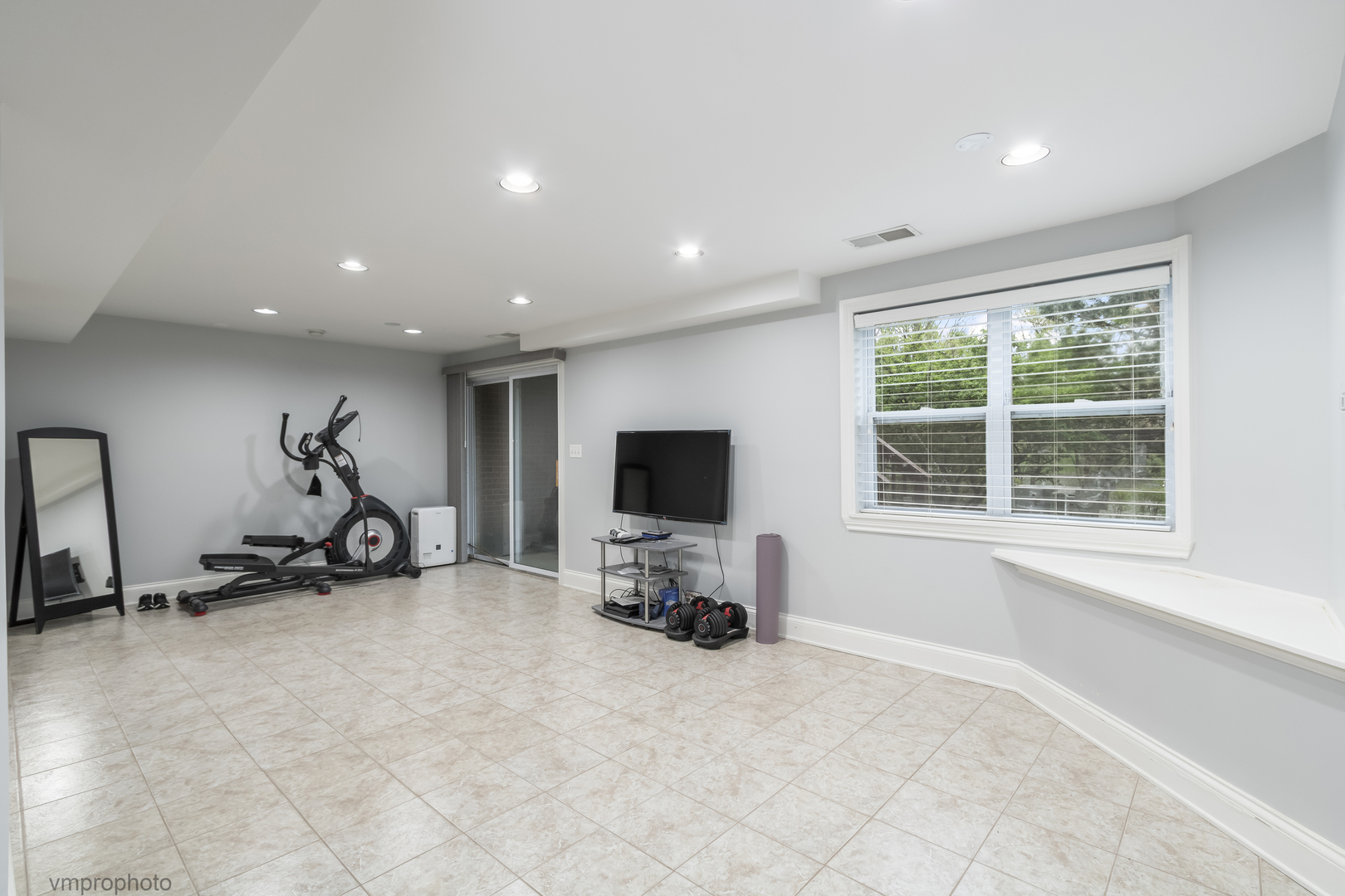308 Lunt Avenue, Schaumburg, IL 60193