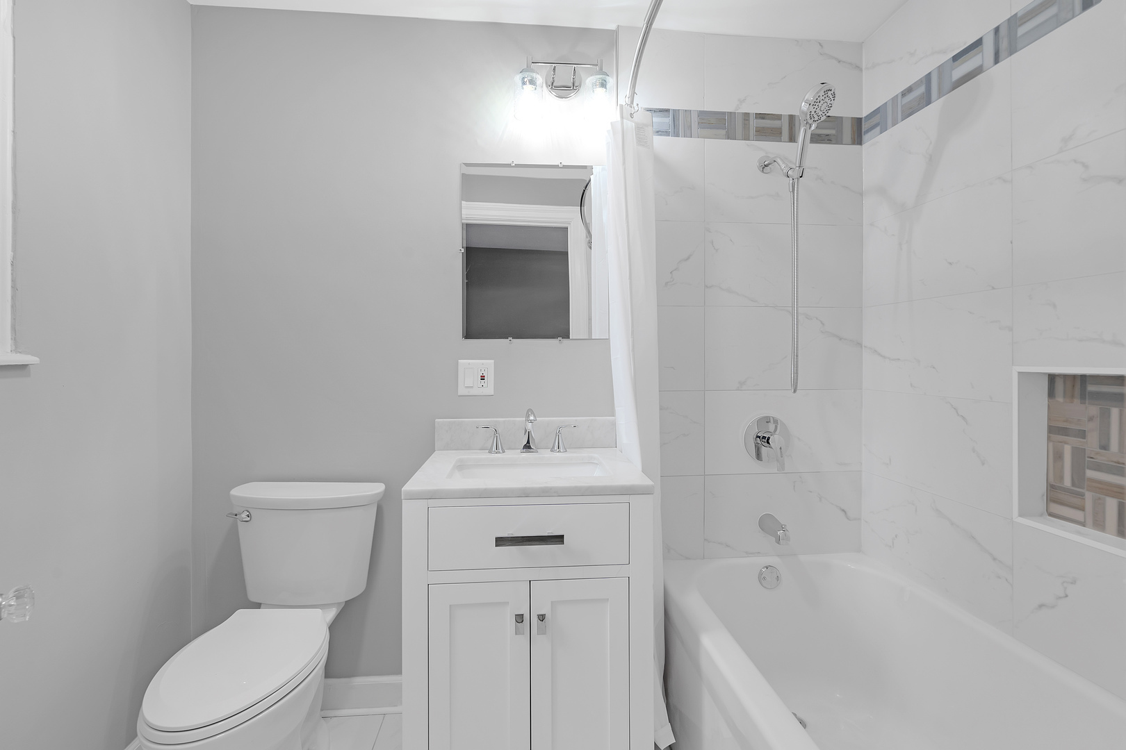 3750 N Lake Shore Drive #2C, Chicago, IL 60613