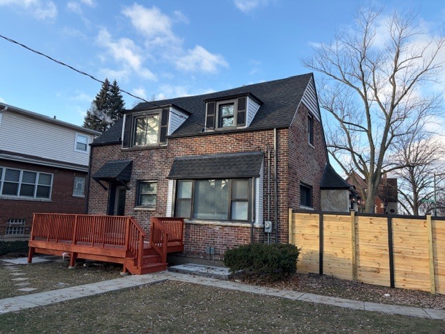 9001 S Claremont Avenue, Chicago, IL 60643