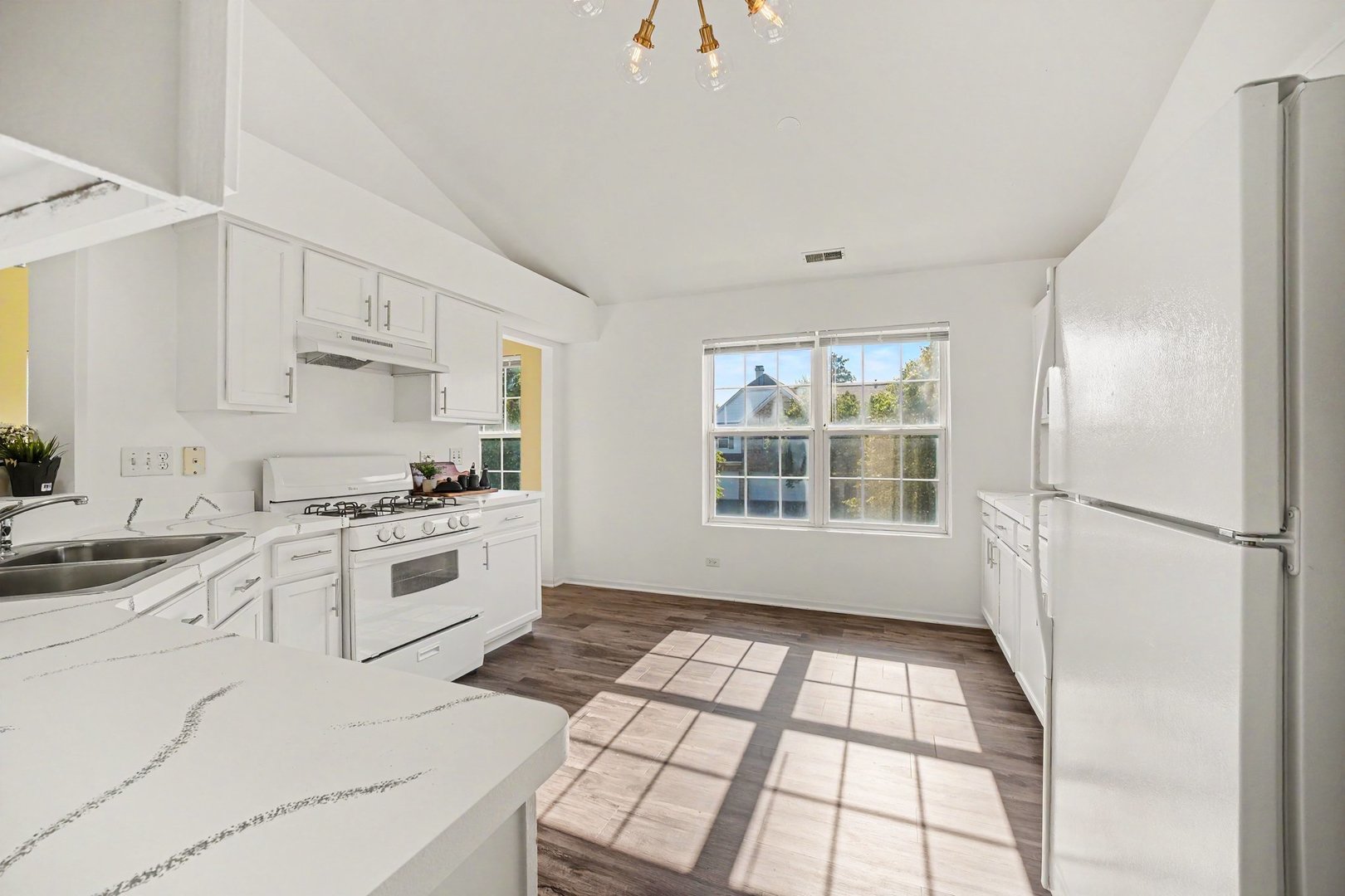 2906 Stonewater Drive #2906, Naperville, IL 60564