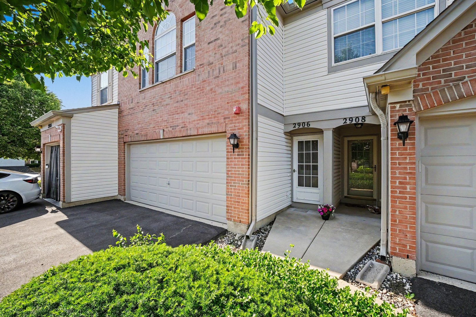 2906 Stonewater Drive #2906, Naperville, IL 60564