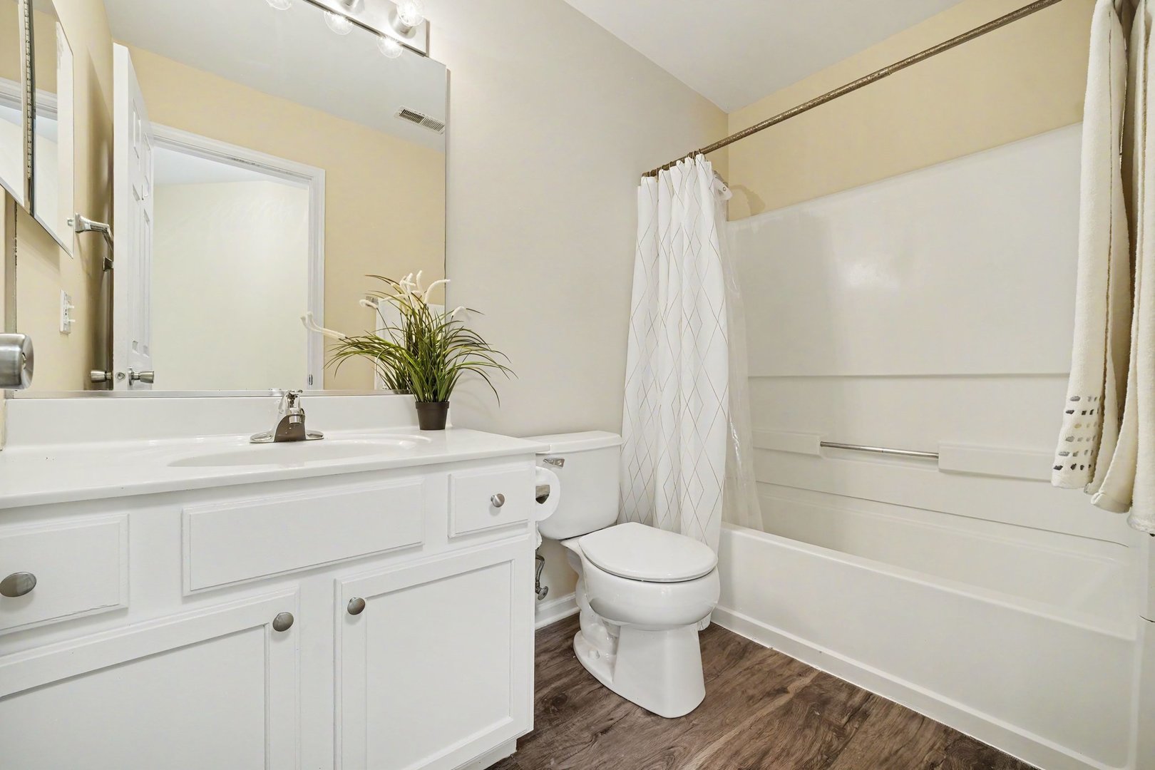 2906 Stonewater Drive #2906, Naperville, IL 60564