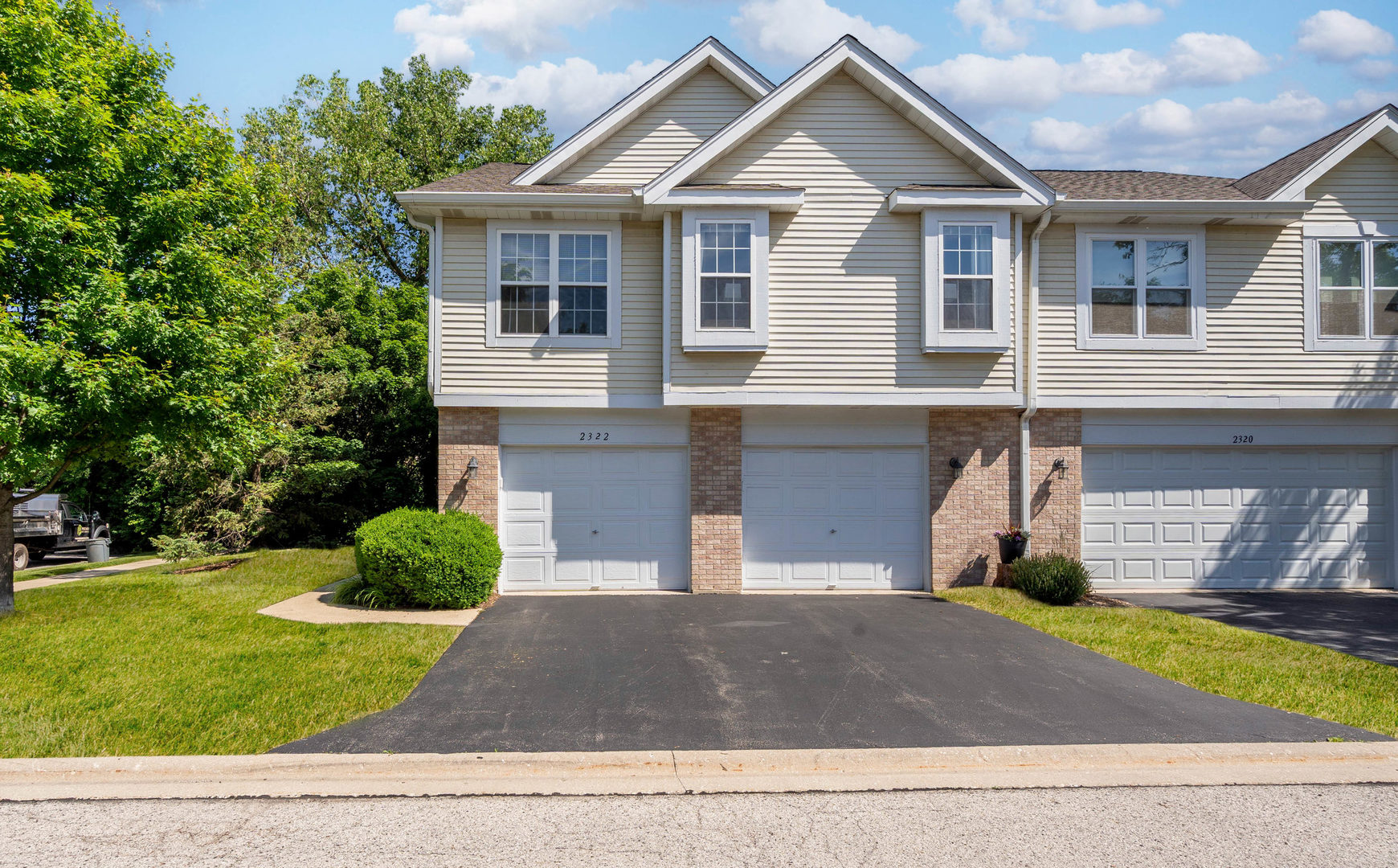 2322 Chasewood Drive, Downers Grove, IL 60515