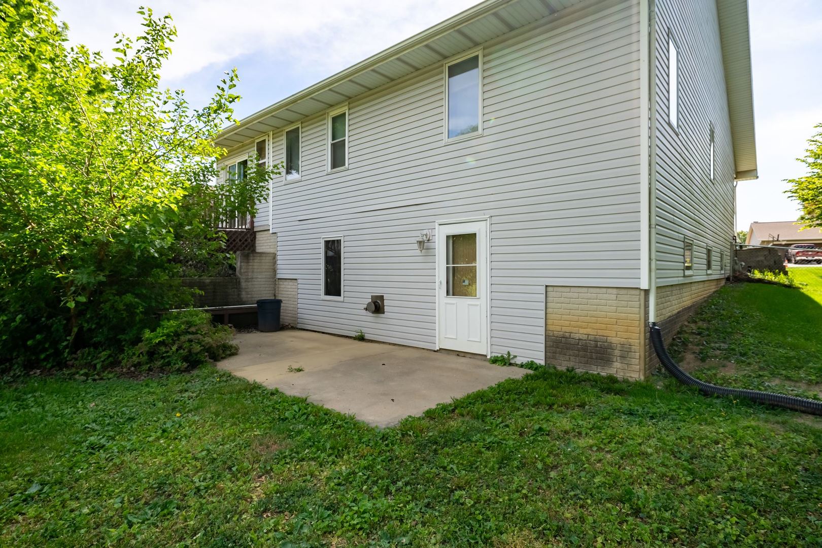 2014 Woodhavens Drive, Bloomington, IL 61701