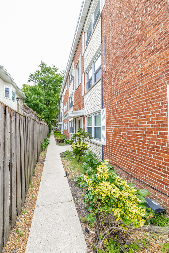406 Franklin Avenue #1B, River Forest, IL 60305