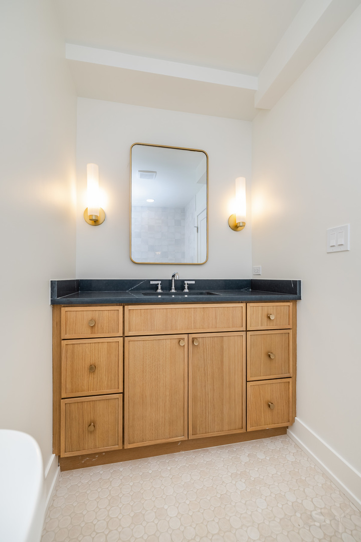 406 Franklin Avenue #1B, River Forest, IL 60305