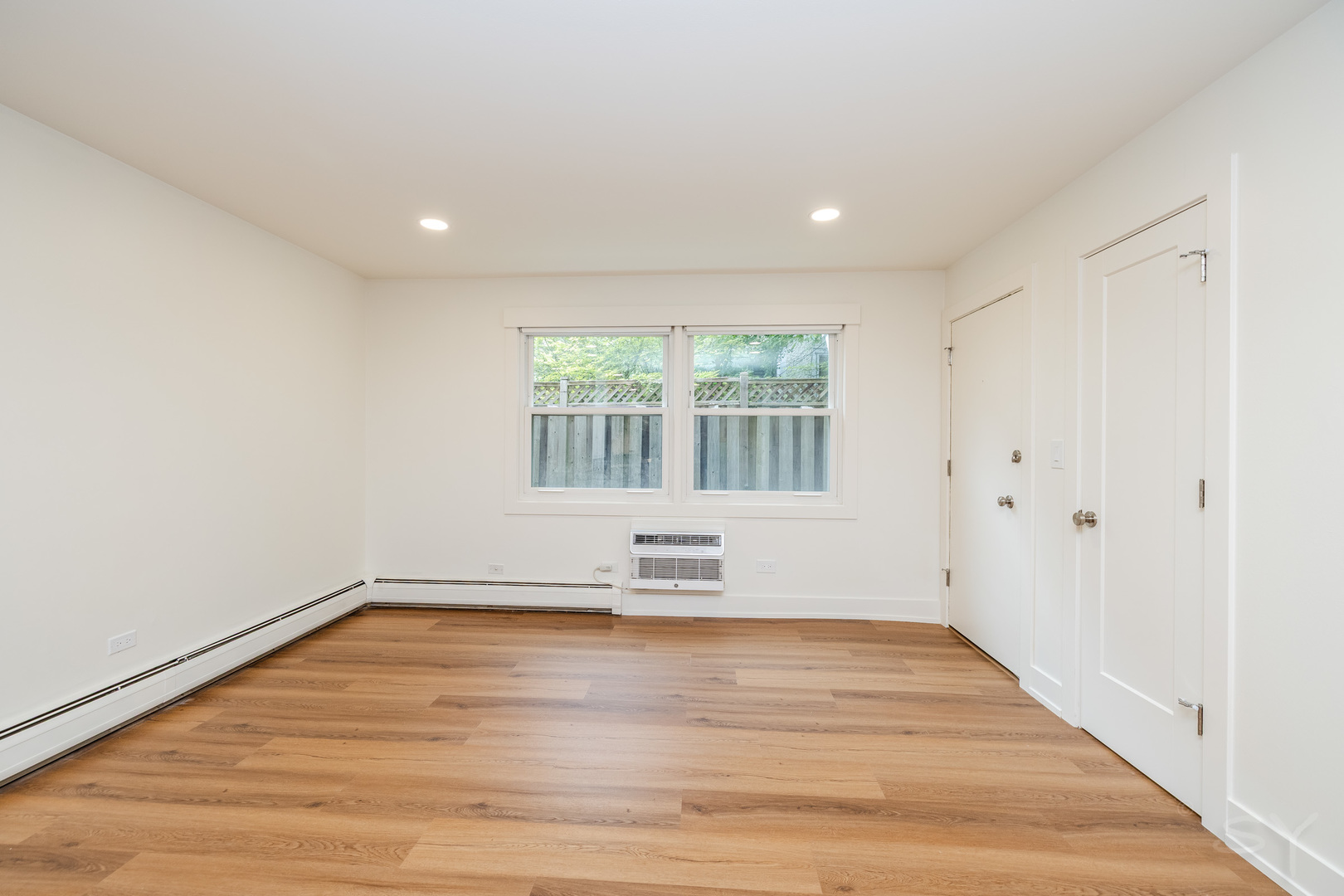 406 Franklin Avenue #1B, River Forest, IL 60305