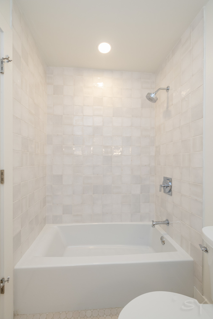 406 Franklin Avenue #1B, River Forest, IL 60305