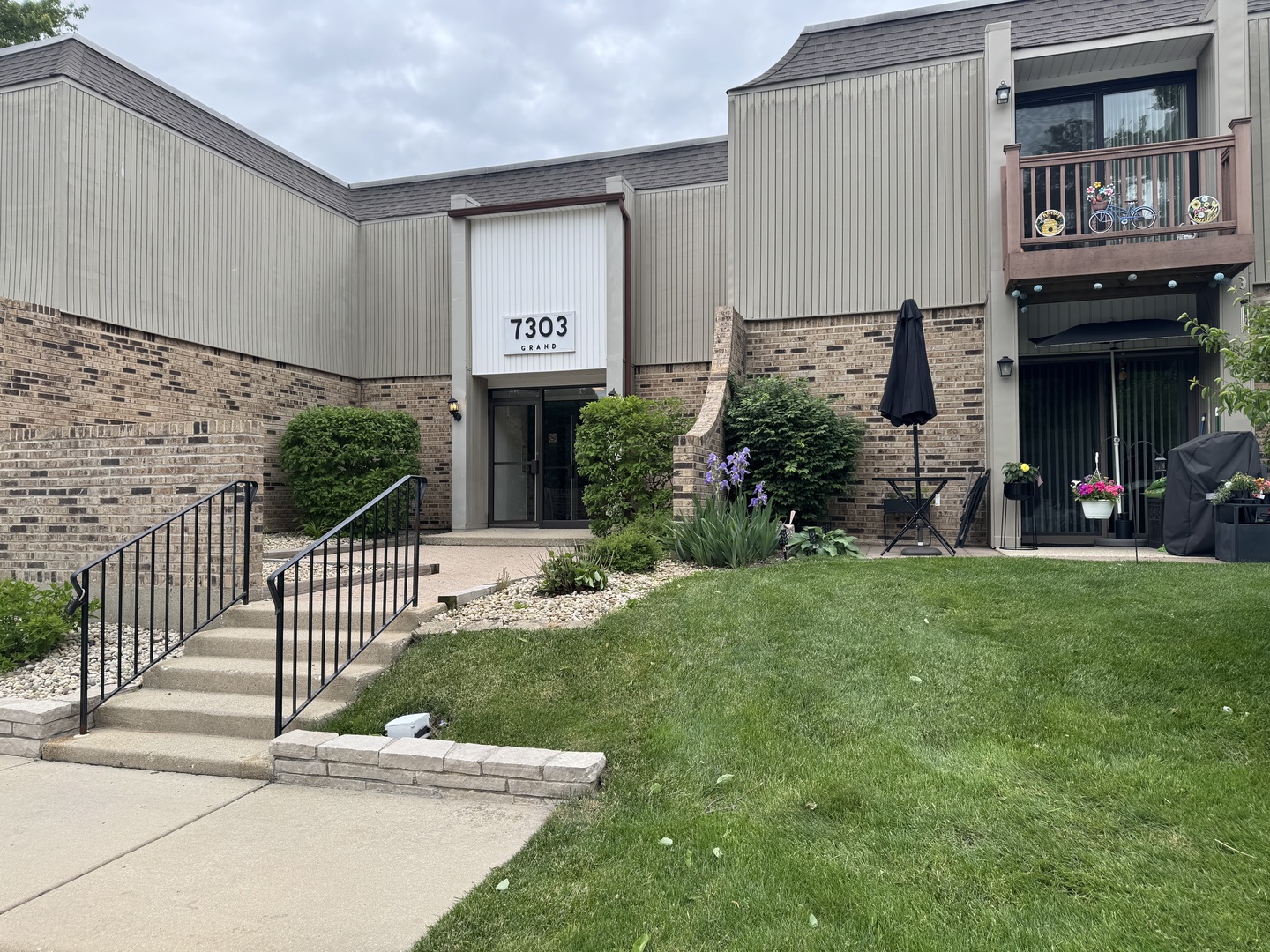 7303 Grand Avenue #AA-205, Downers Grove, IL 60516