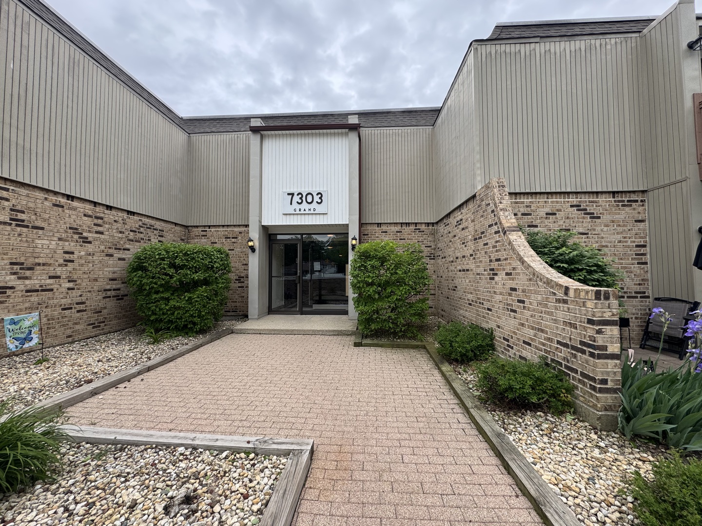 7303 Grand Avenue #AA-205, Downers Grove, IL 60516