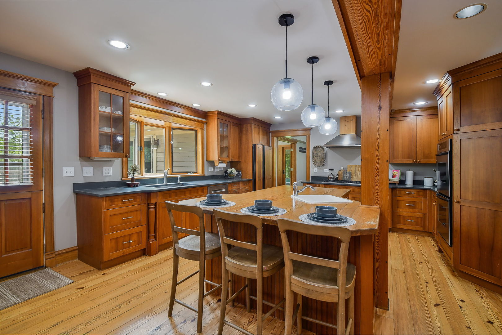 41W555 Wayne Drive, St. Charles, IL 60175