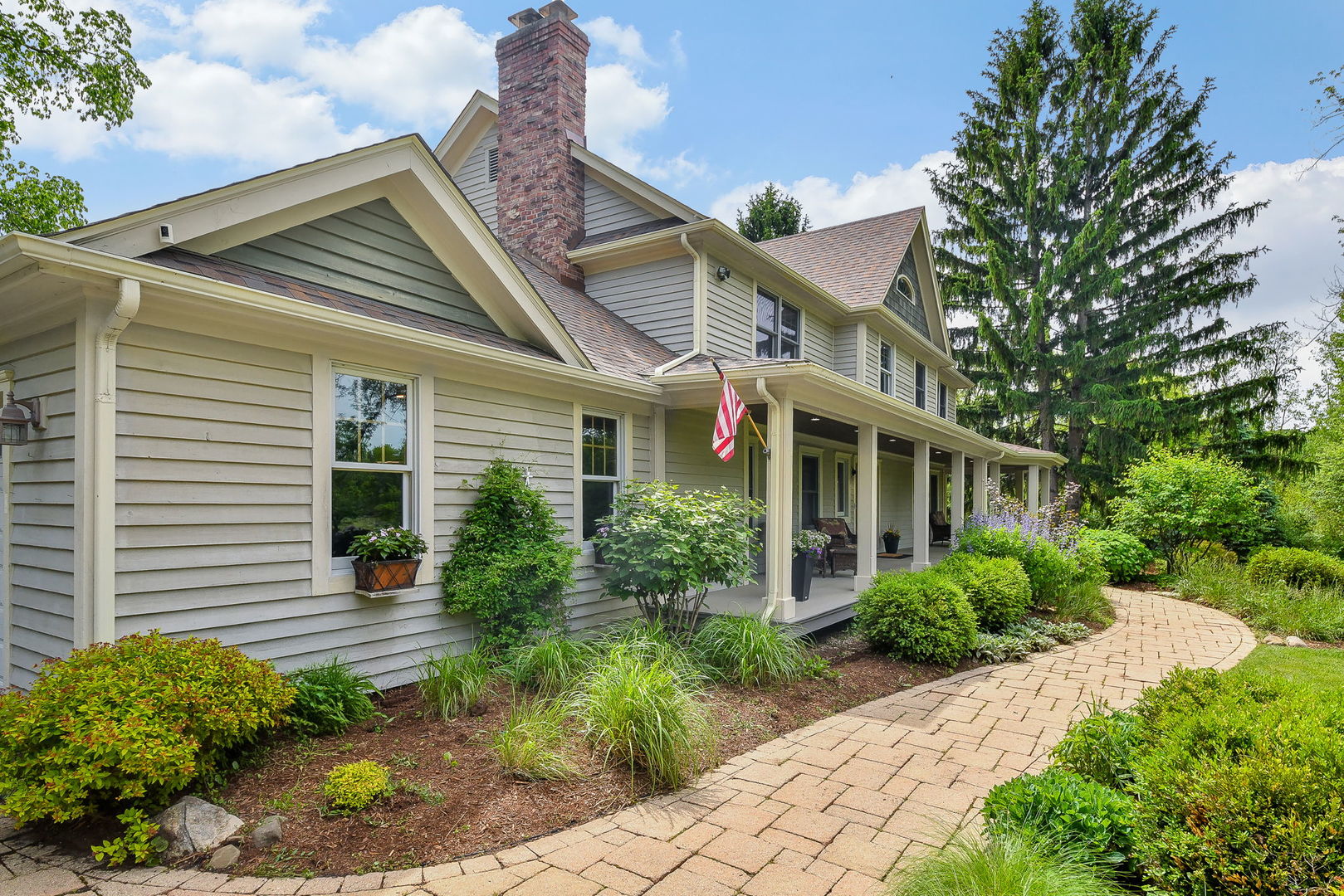 41W555 Wayne Drive, St. Charles, IL 60175