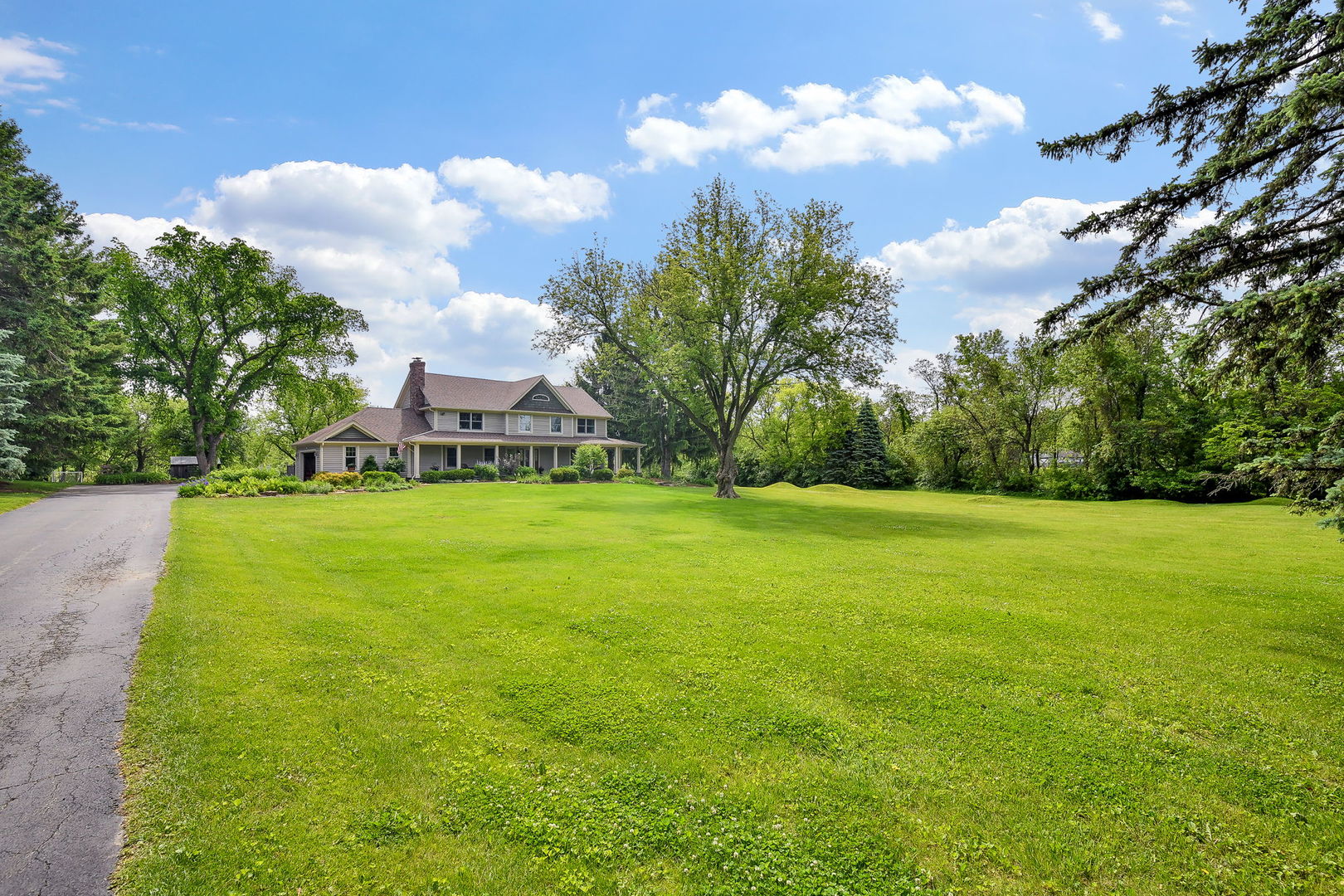 41W555 Wayne Drive, St. Charles, IL 60175