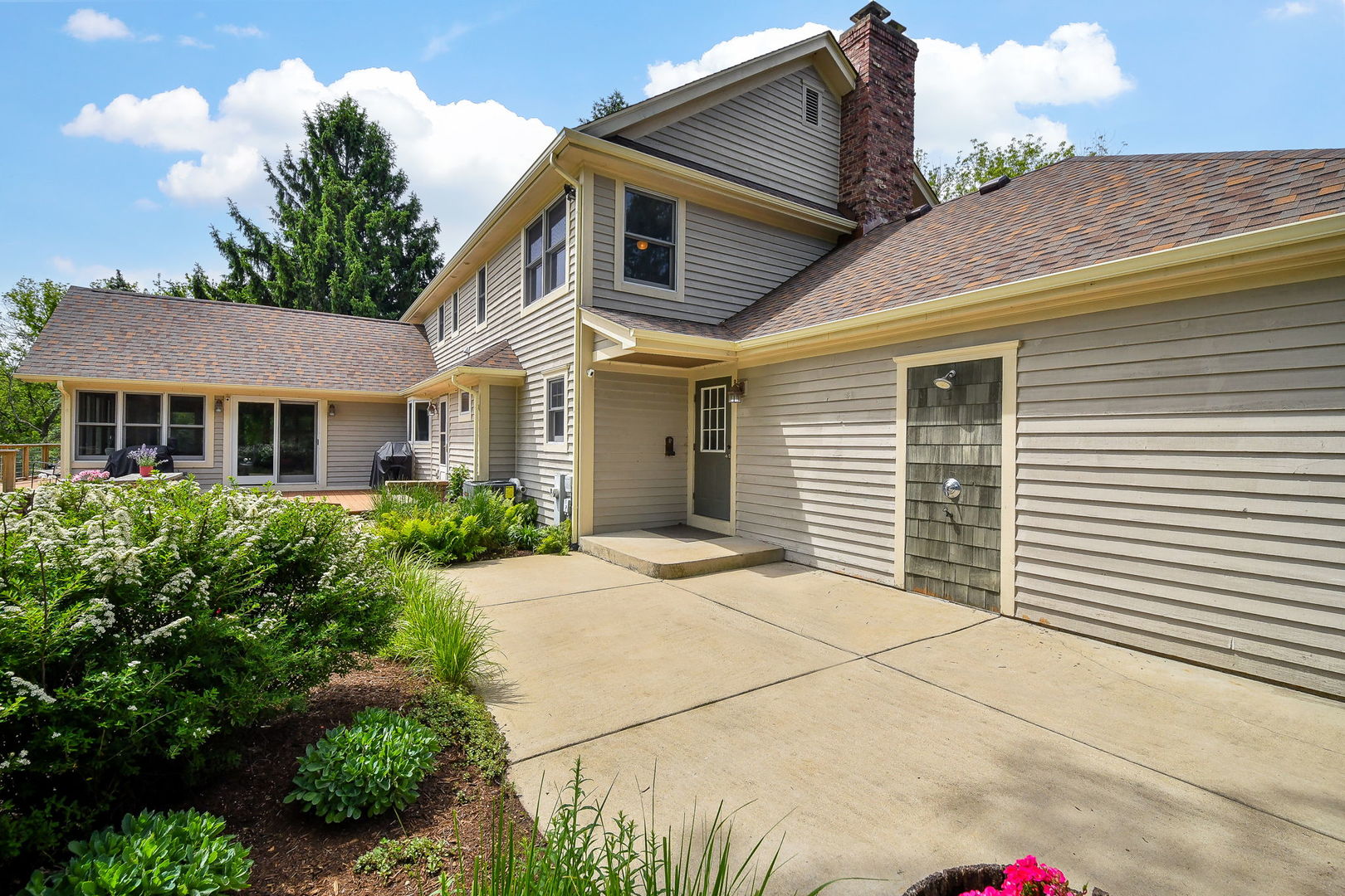 41W555 Wayne Drive, St. Charles, IL 60175