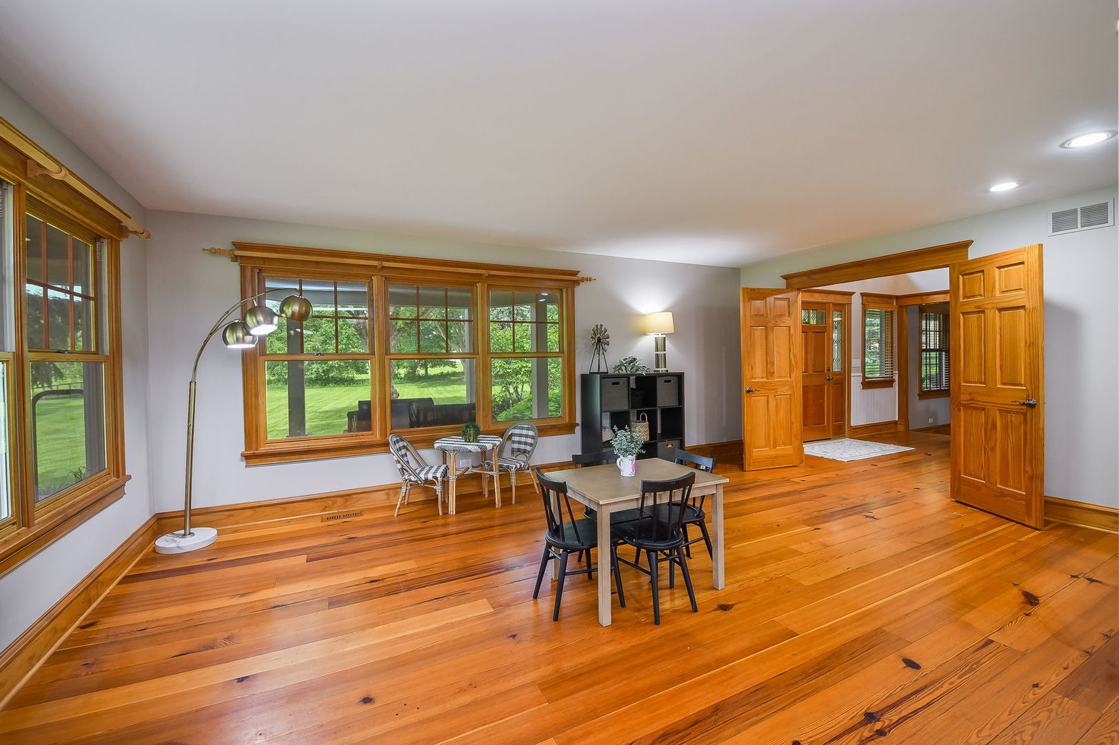 41W555 Wayne Drive, St. Charles, IL 60175