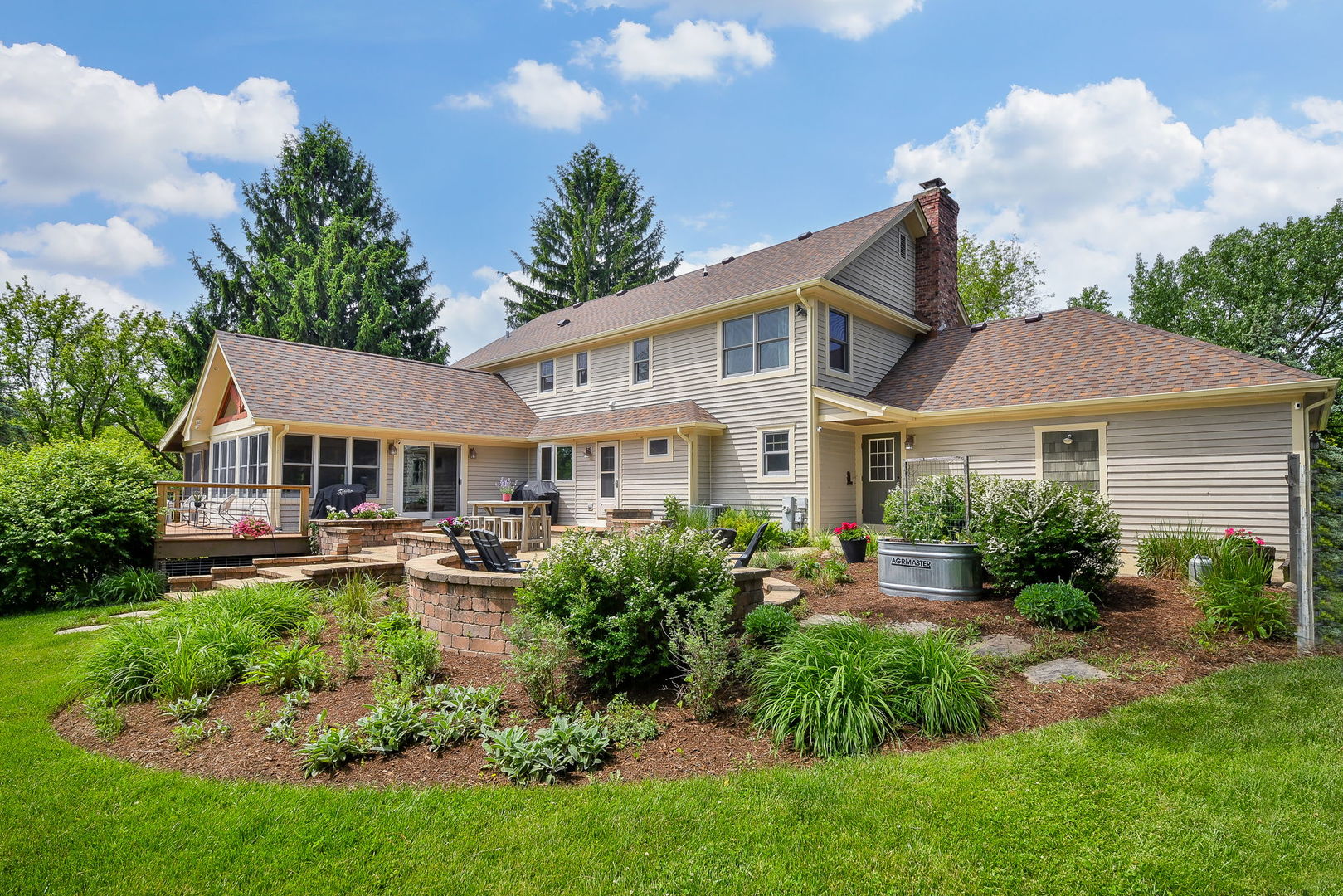 41W555 Wayne Drive, St. Charles, IL 60175