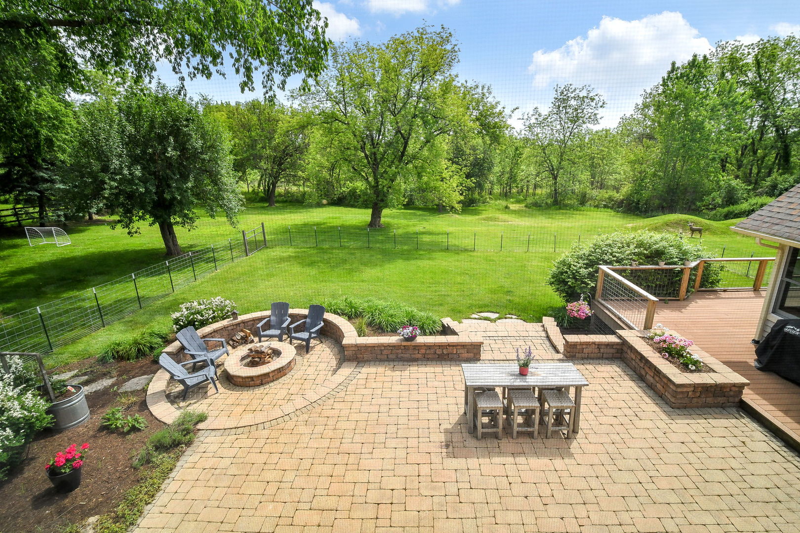 41W555 Wayne Drive, St. Charles, IL 60175