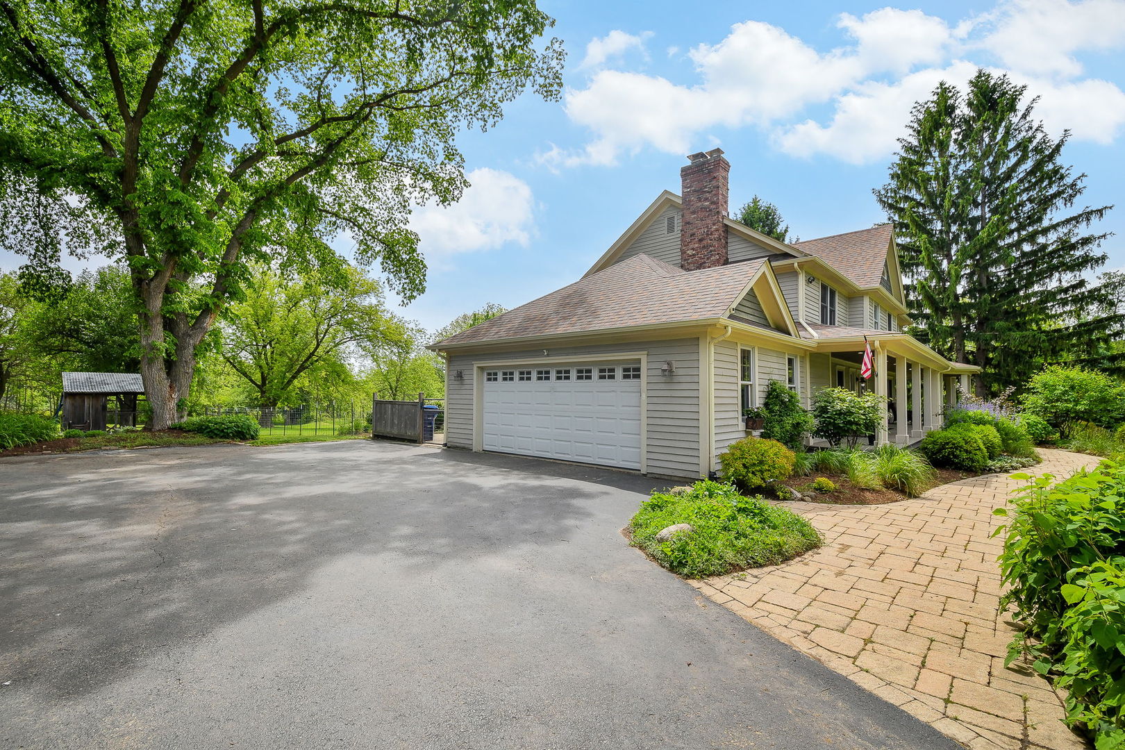 41W555 Wayne Drive, St. Charles, IL 60175