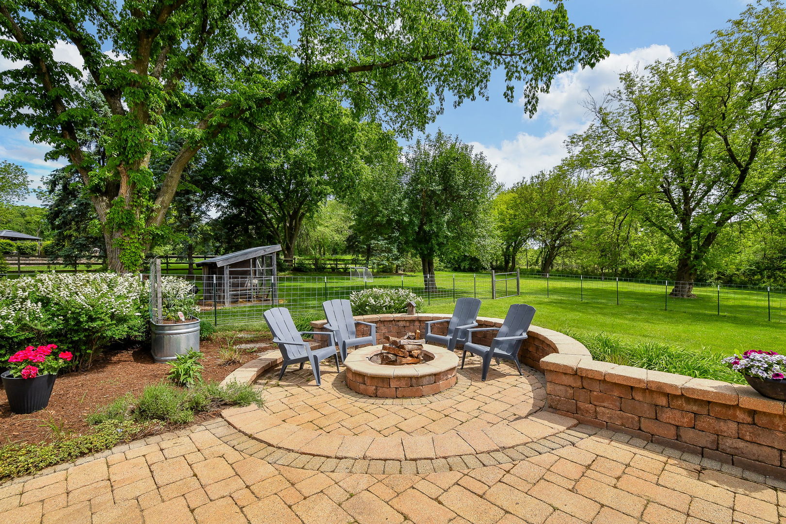 41W555 Wayne Drive, St. Charles, IL 60175