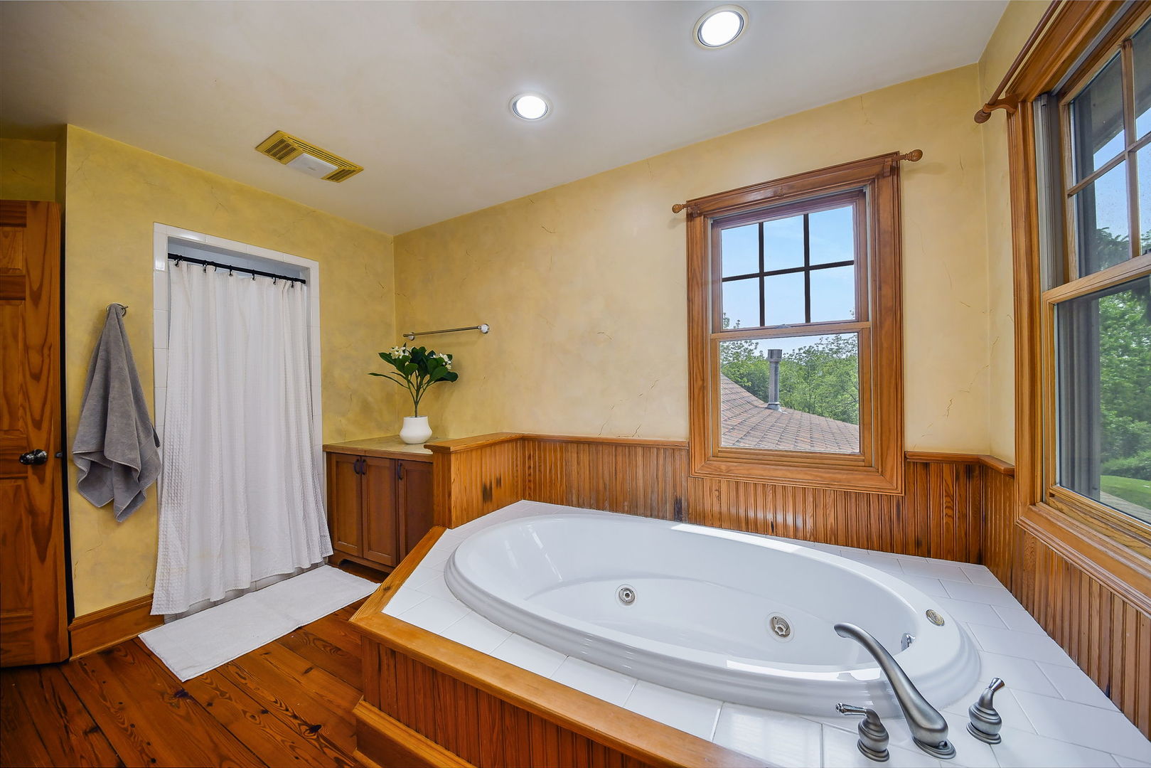 41W555 Wayne Drive, St. Charles, IL 60175