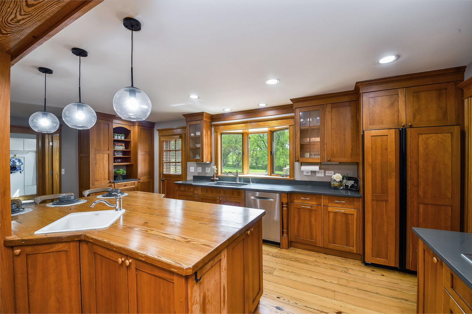 41W555 Wayne Drive, St. Charles, IL 60175