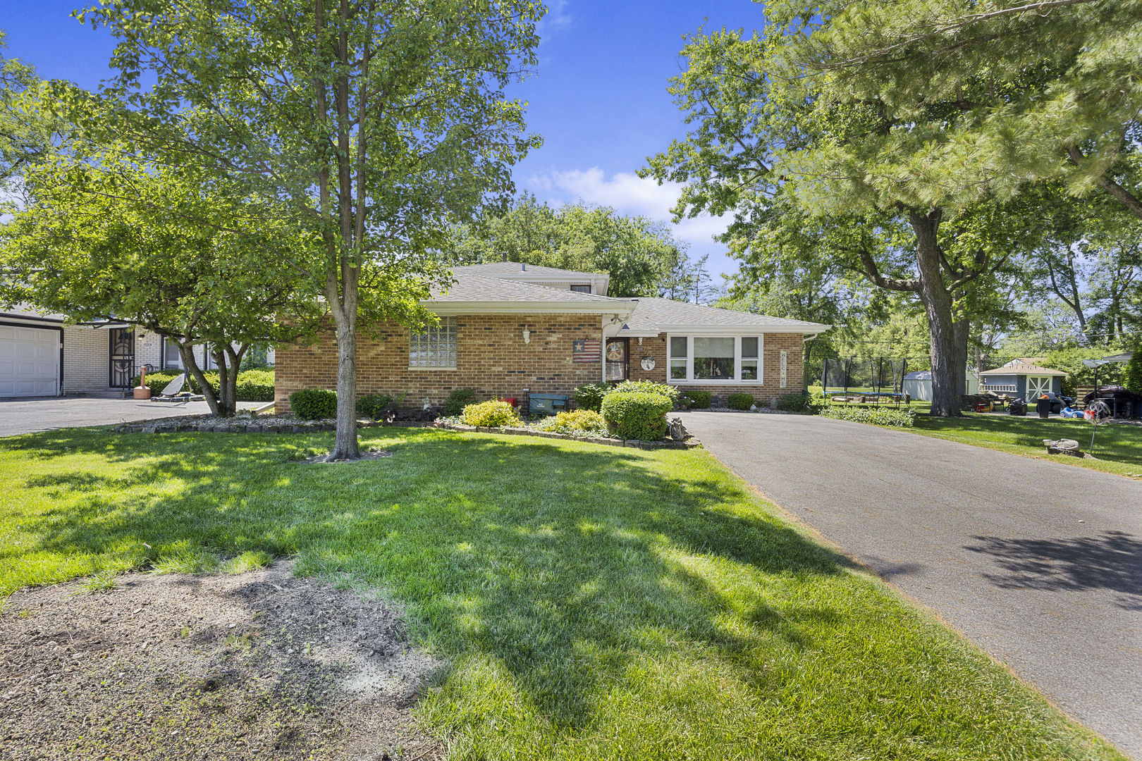 19200 S Champlain Avenue, Glenwood, IL 60425