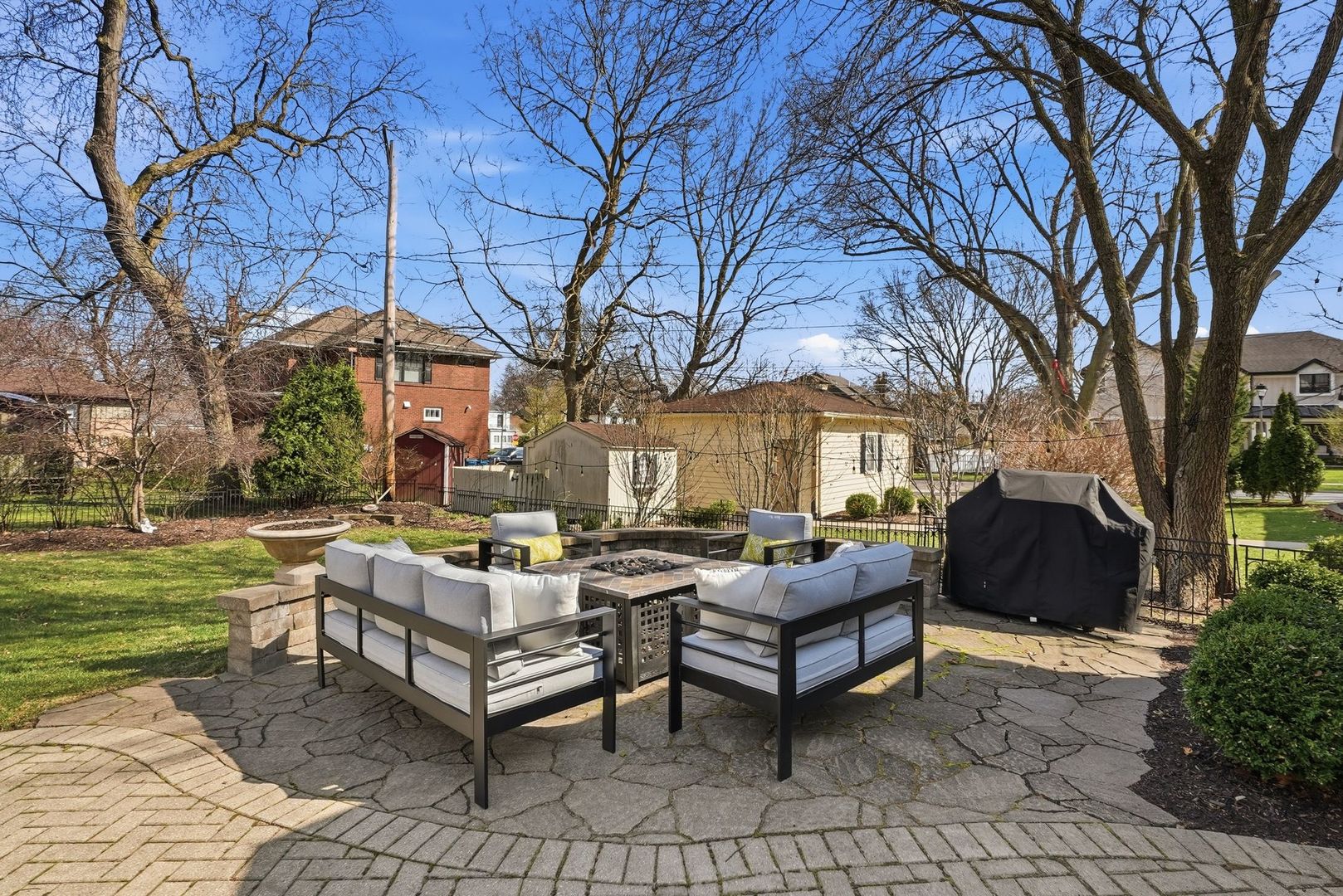 171 S Fairview Avenue, Elmhurst, IL 60126