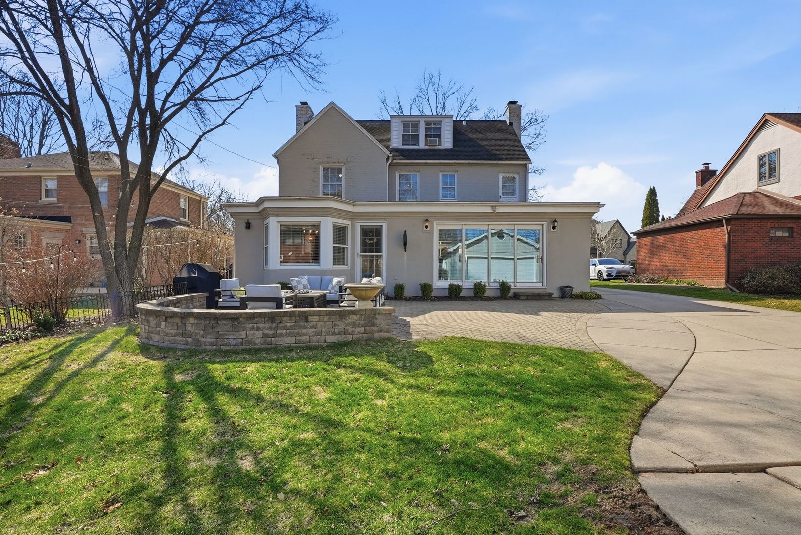 171 S Fairview Avenue, Elmhurst, IL 60126