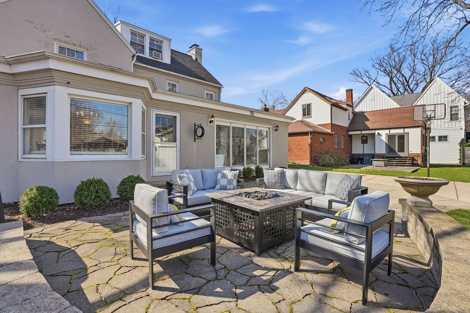 171 S Fairview Avenue, Elmhurst, IL 60126