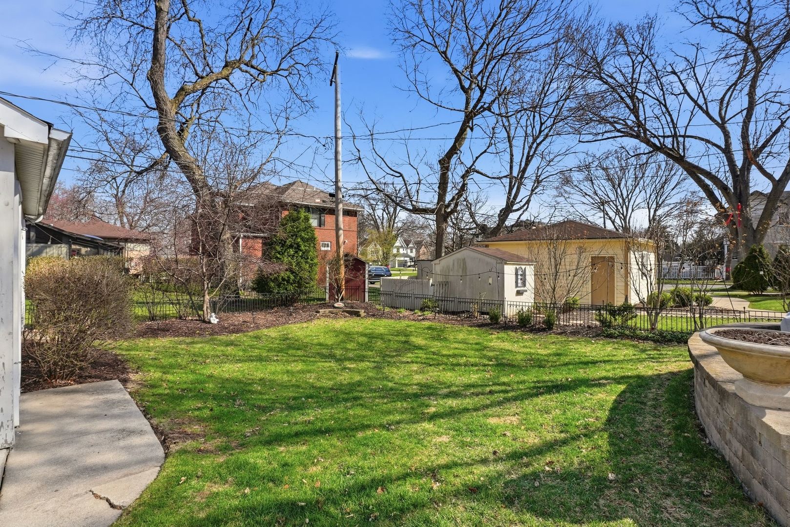 171 S Fairview Avenue, Elmhurst, IL 60126