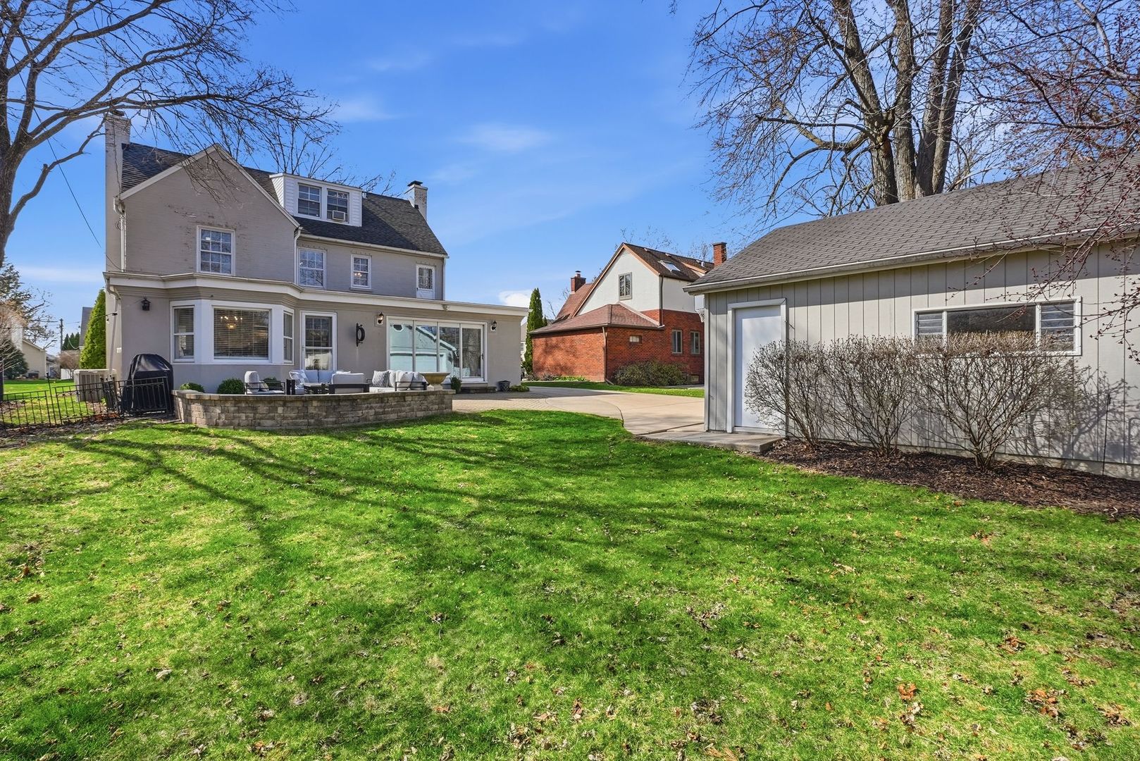 171 S Fairview Avenue, Elmhurst, IL 60126
