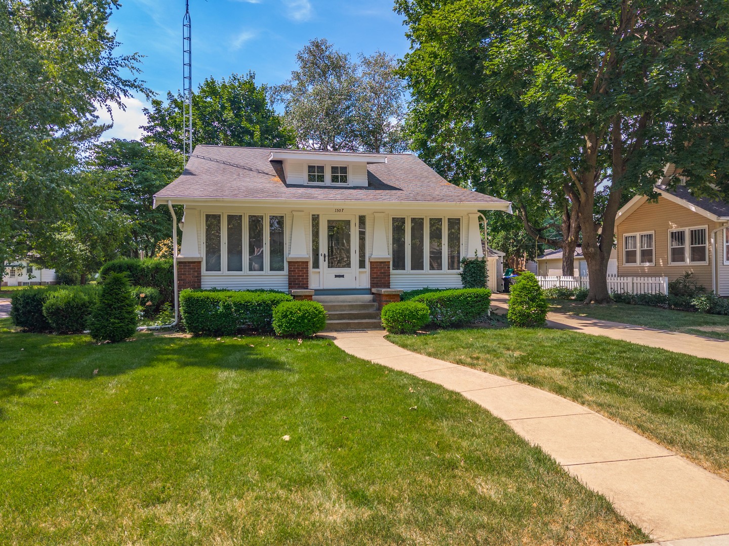 1507 E Taylor Street, Bloomington, IL 61701