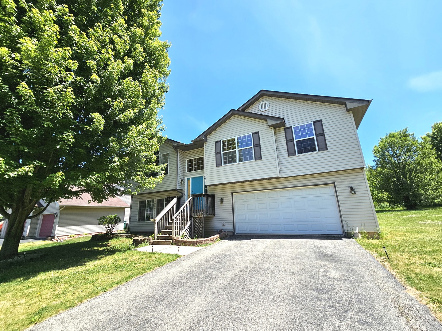 407 Staffordshire Drive, Poplar Grove, IL 61065