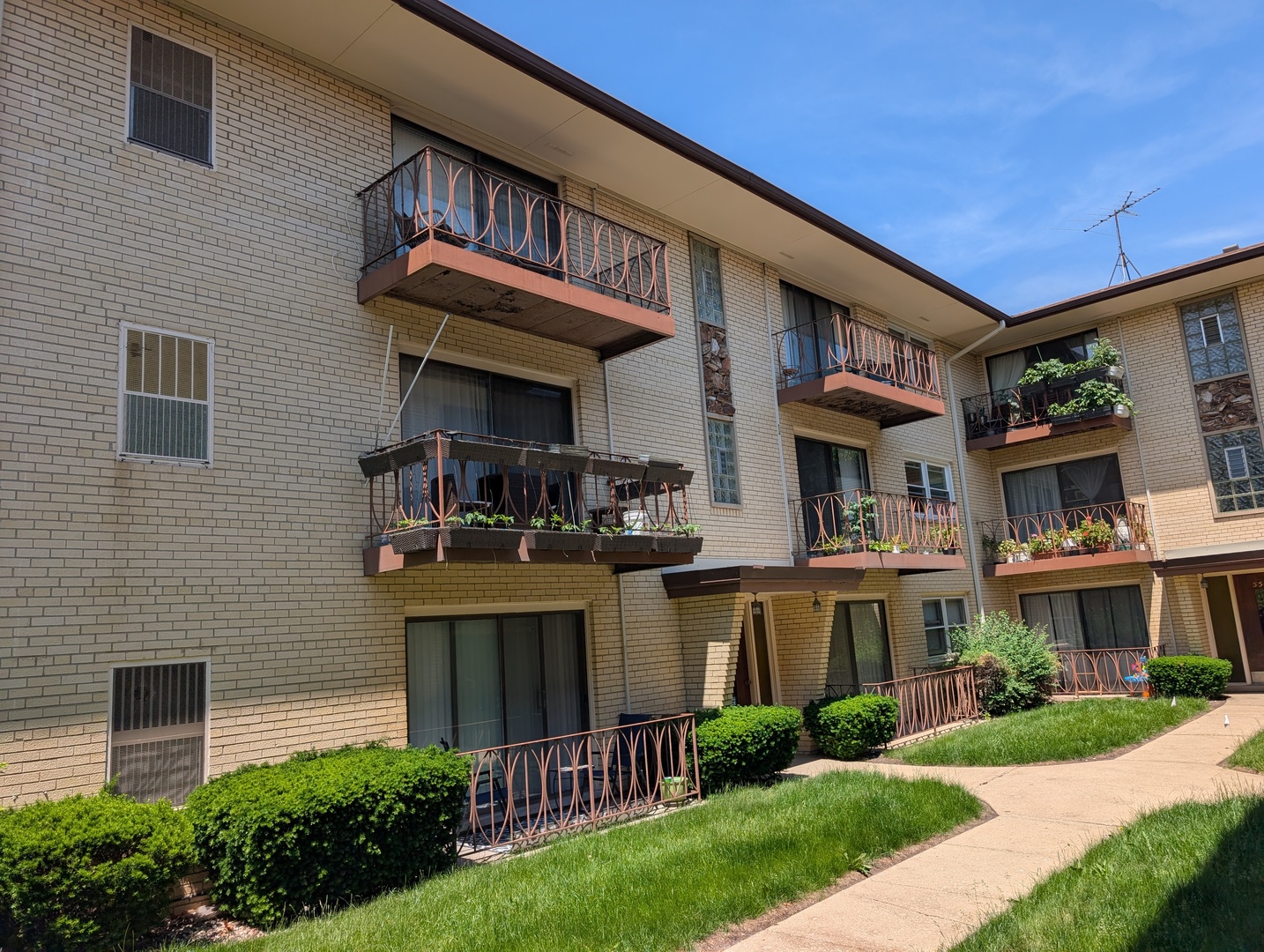 5516 W Windsor Avenue #3M, Chicago, IL 60630