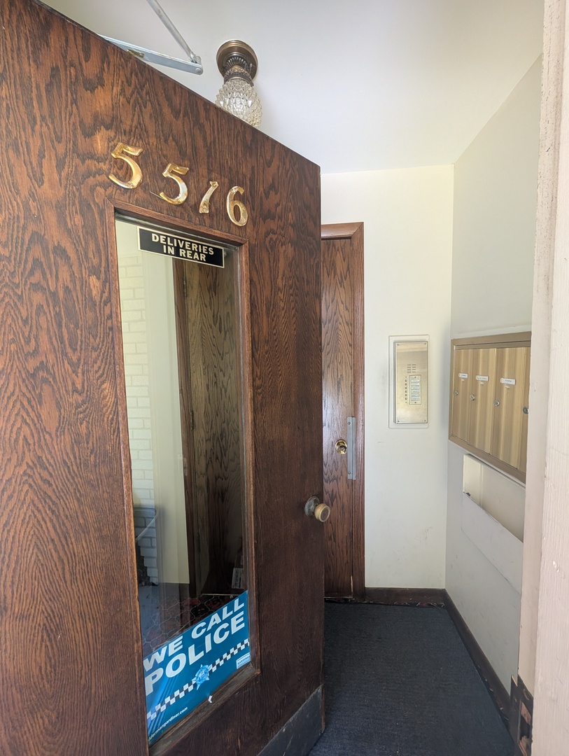 5516 W Windsor Avenue #3M, Chicago, IL 60630