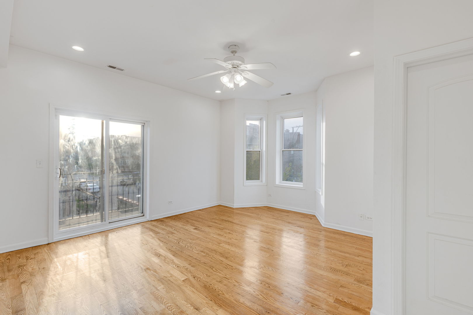 4800 S Saint Lawrence Avenue #2N, Chicago, IL 60615