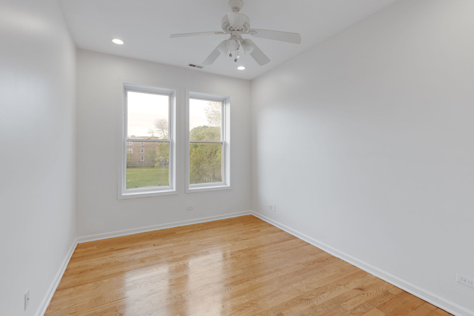 4800 S Saint Lawrence Avenue #2N, Chicago, IL 60615