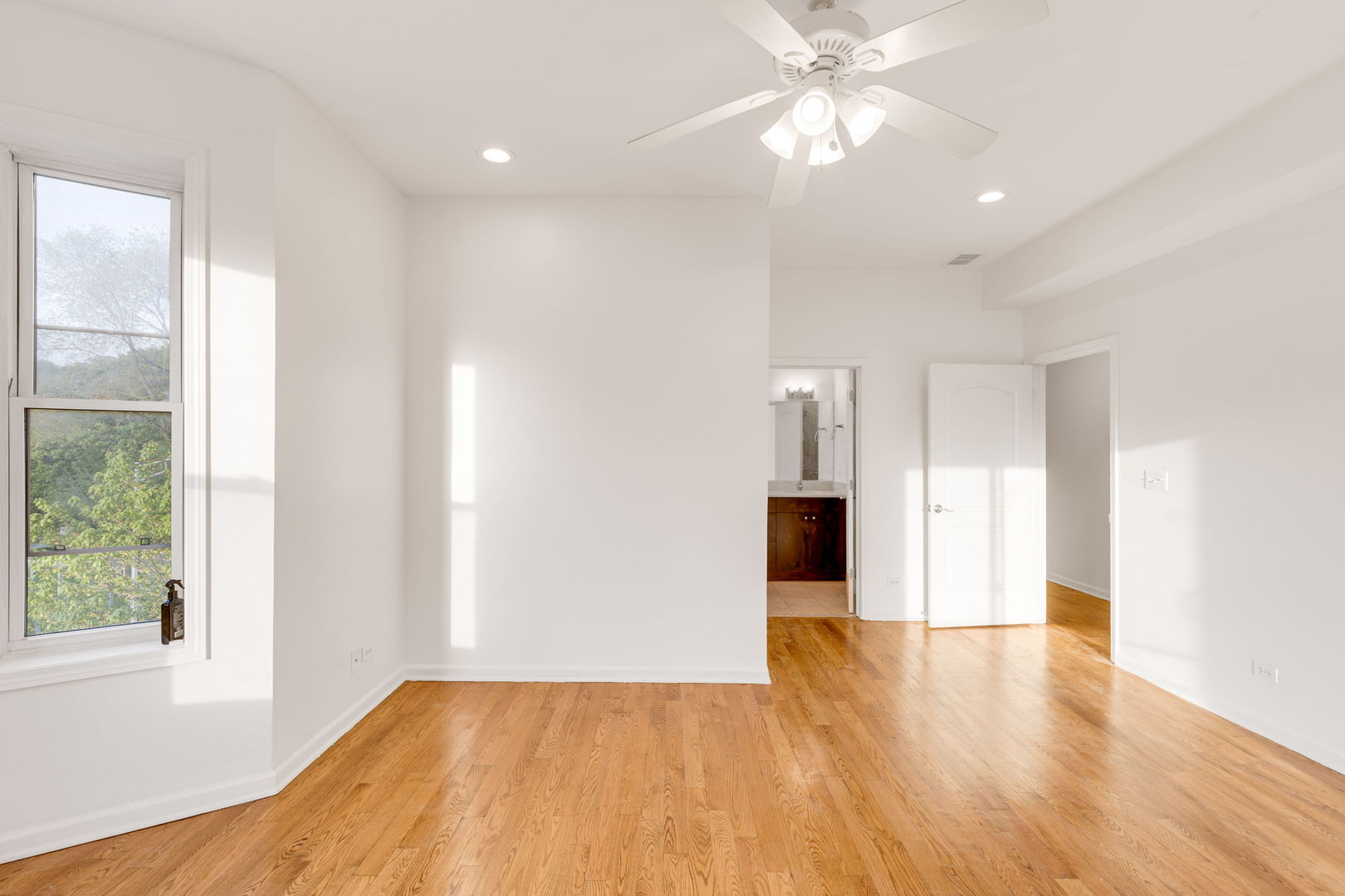 4800 S Saint Lawrence Avenue #2N, Chicago, IL 60615