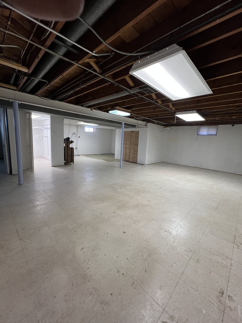 17810 Chicago Avenue, Lansing, IL 60438