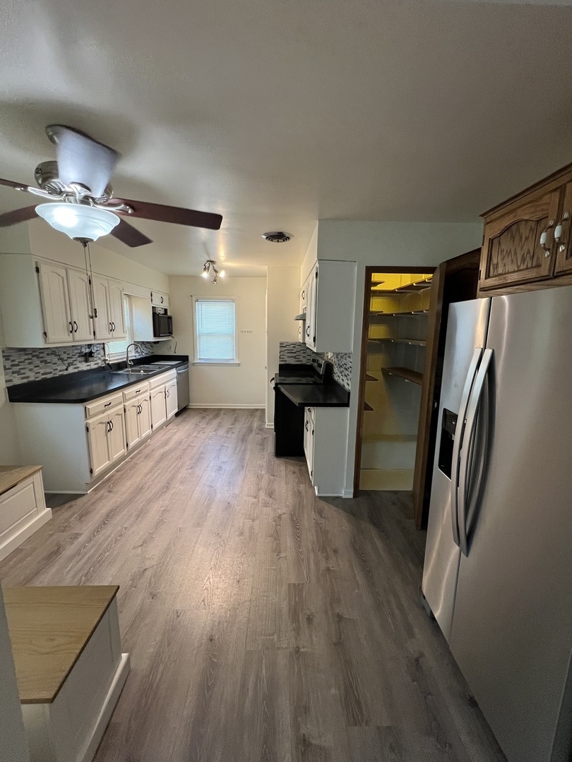 17810 Chicago Avenue, Lansing, IL 60438